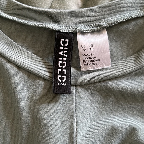 H&M Sage Green Crop Top - Picture 3 of 3